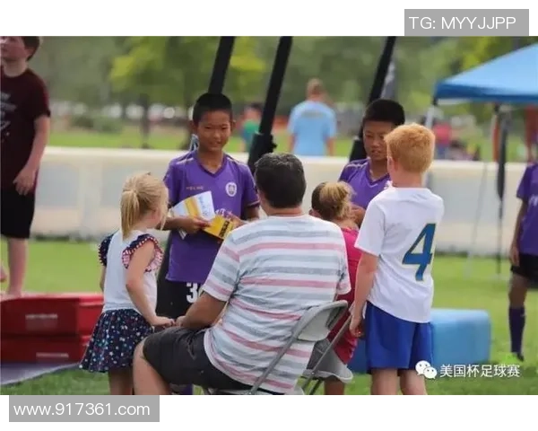 足球明星温暖探访生病小孩传递爱心与希望的感人故事 足球明星温暖探访生病小孩传递爱心与希望的感人故事